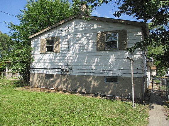 2nd image of 17032 Lorenz Ave
