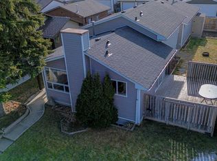 28 Castleridge Cres NE, Calgary, AB T3J1N7
