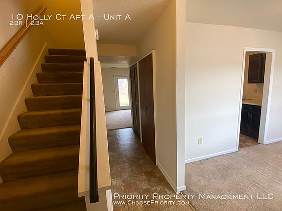 2nd image of 10 Holly Ct APT A