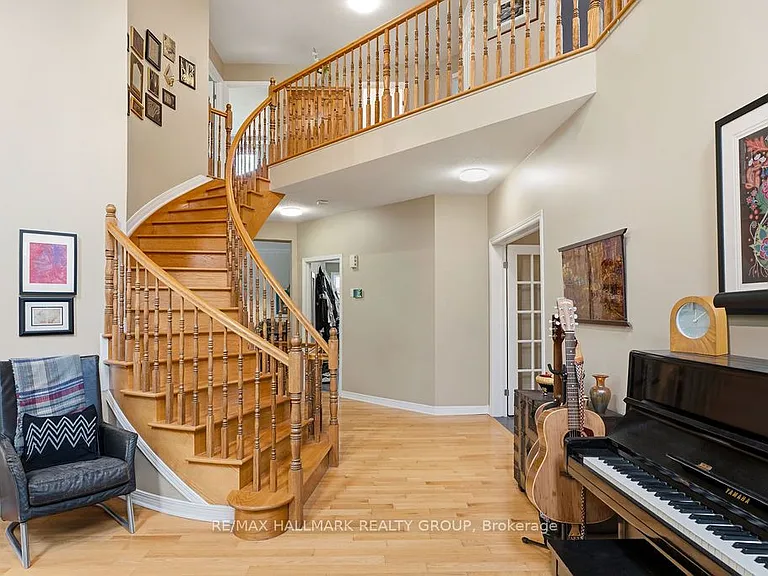 159 Borealis Cres — Photo 5
