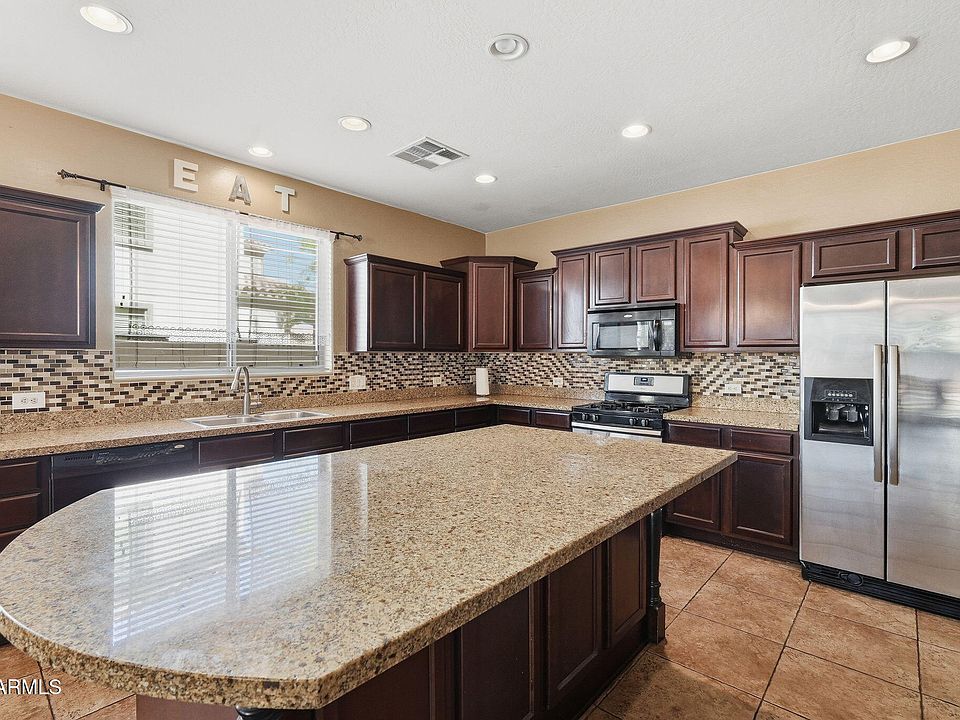 2nd image of 138 N 110th Avenue