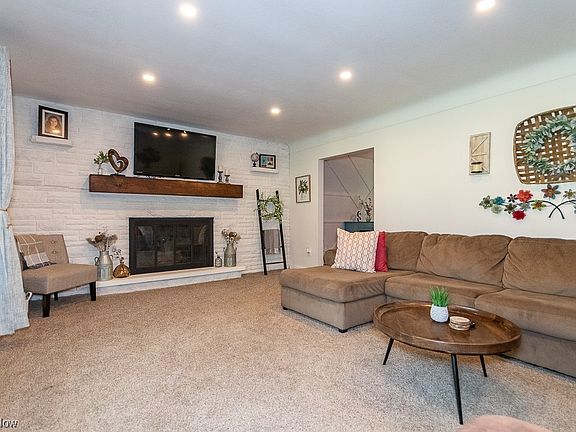 5th image of 11856 E Hill Dr