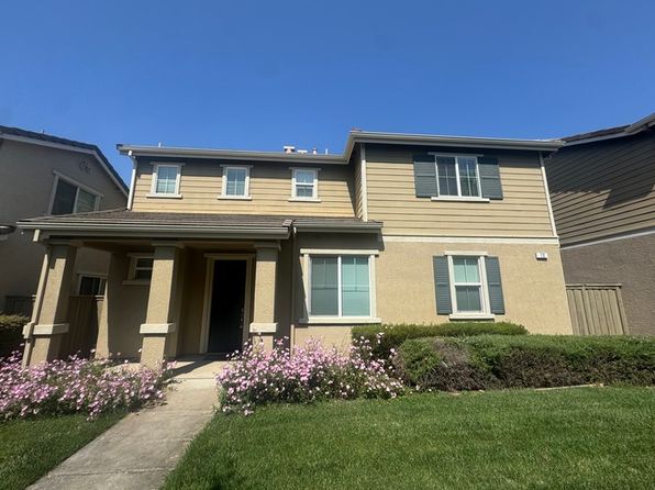 72 Crystalwood Cir