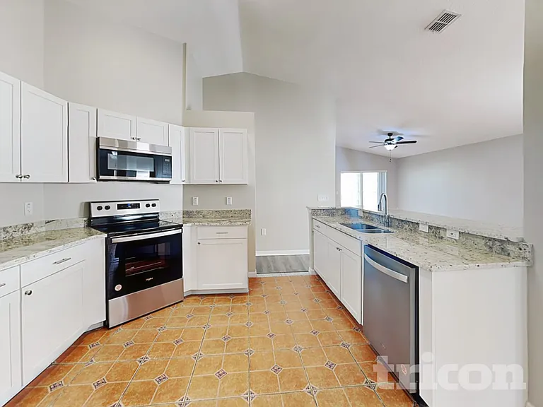 14131 Colonial Spring Way — Photo 7