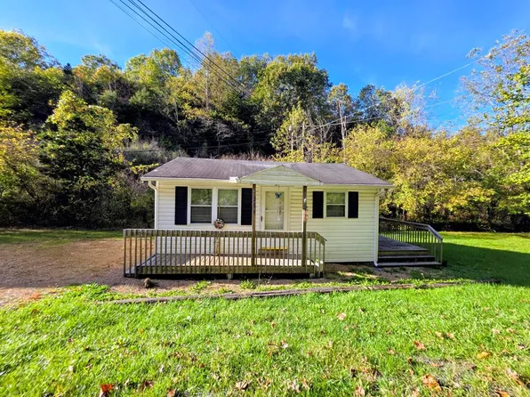 1264 Kents Ridge Rd, Richlands, VA 24641