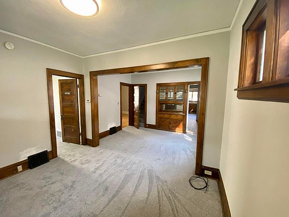 5th image of 1188 Earl St