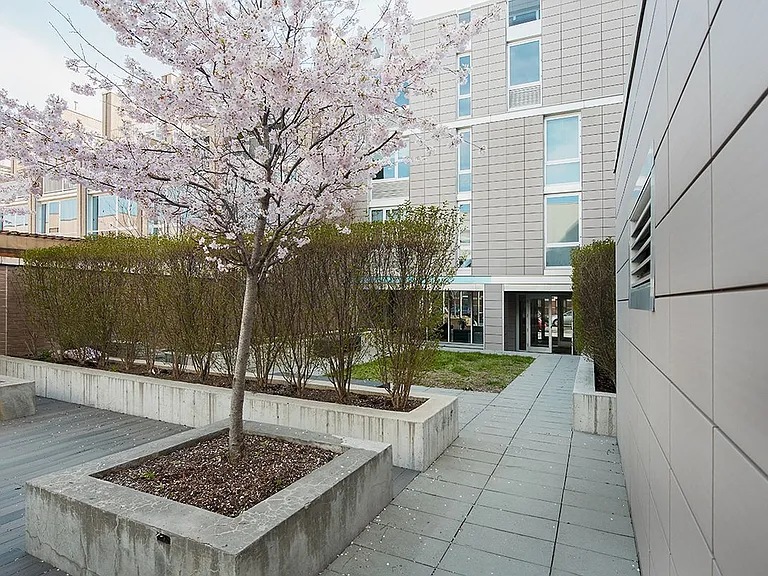 250 Bedford Ave #129210 — Photo 9