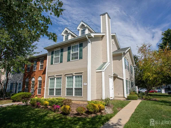 47 Cabot Way, Franklin Park, NJ 08823