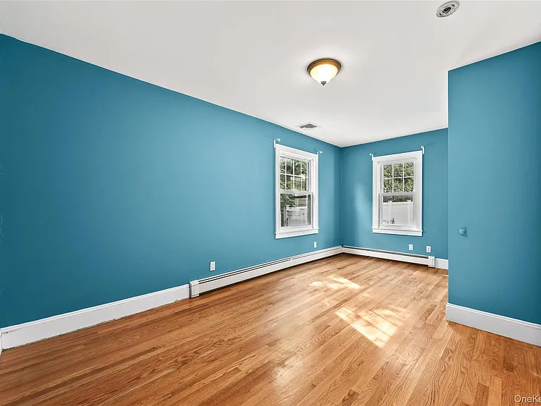 15 Pershing Ave — Photo 11