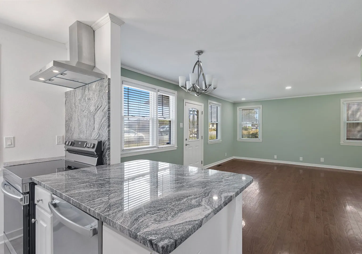 Freshly Renovated Cammack Village Home with Hardwood Floors & Spacious Backyard — Photo 2