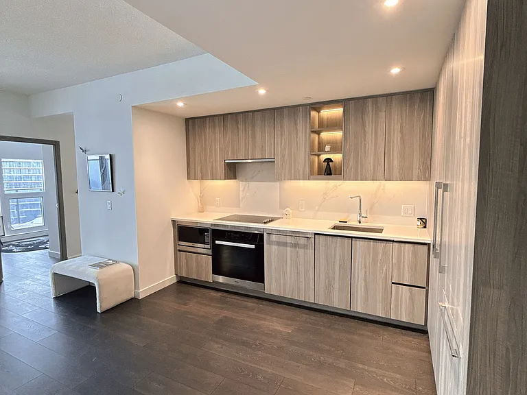 85 McMahon Dr #2608 — Photo 32