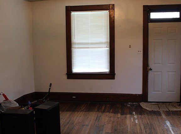 3rd image of 806 5th St