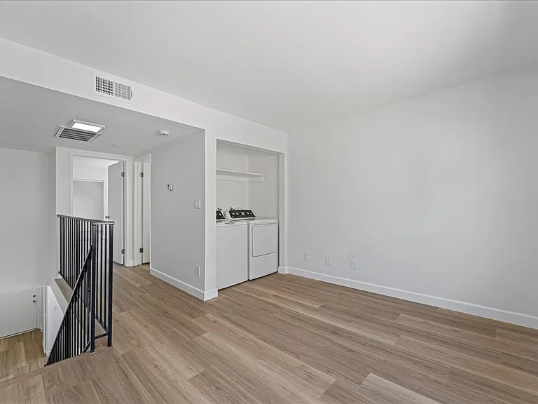 448 W Windsor Rd #6 — Photo 10