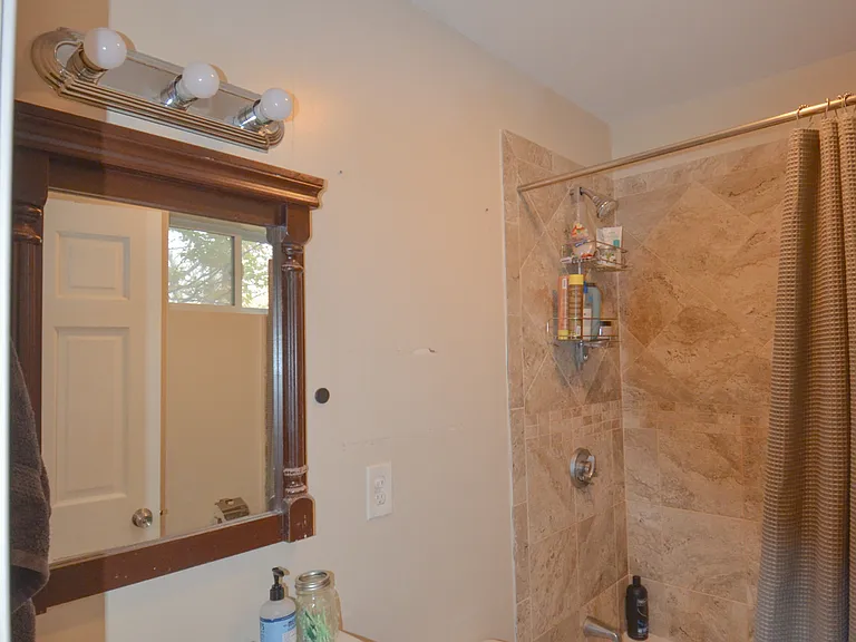 40 Bowen St #11A — Photo 24