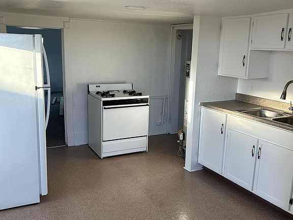 4th image of 610 E 5th St #3