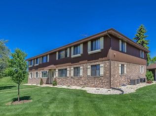 6464 S Whitnall Edge Rd APT 201, Franklin, WI 53132