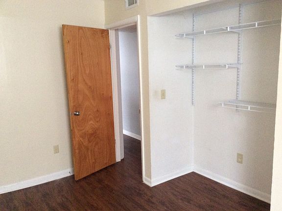 4th image of 1236 Indianola Ave APT C