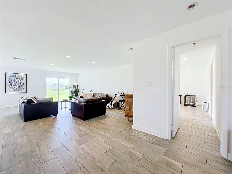 5501 Memorial Dr — Photo 13