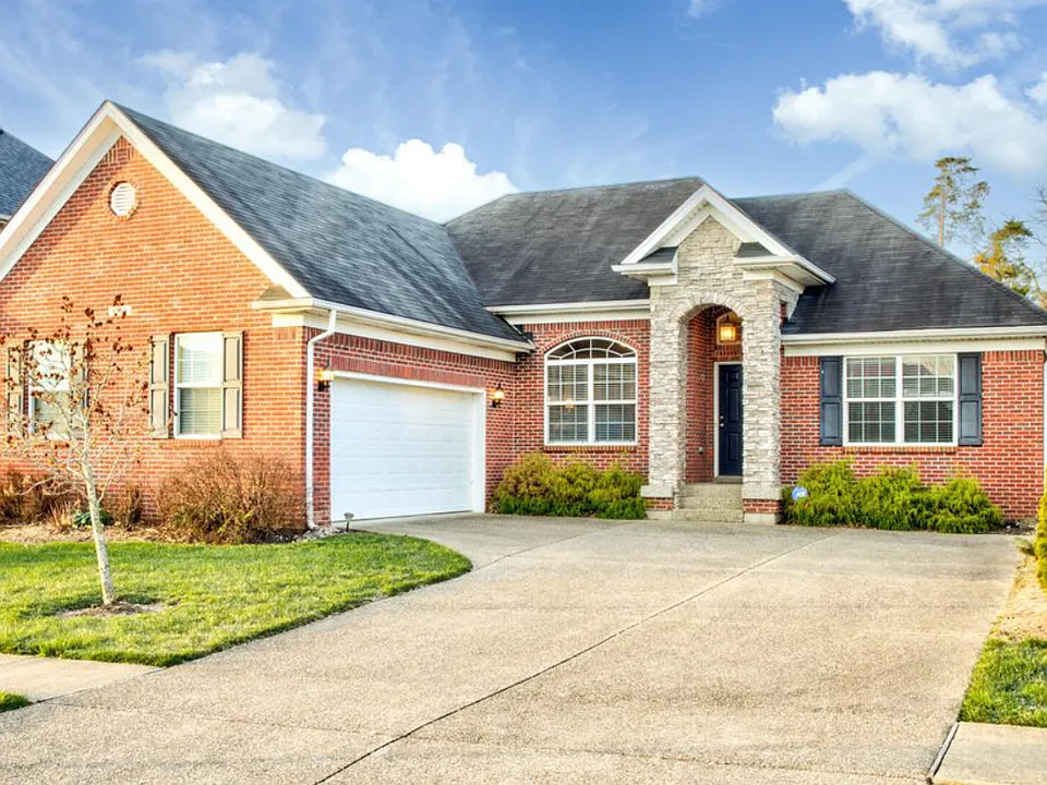 1303 Bostwick Ln