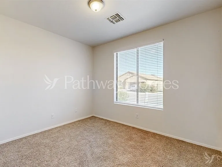 8718 N 57th Ln — Photo 15