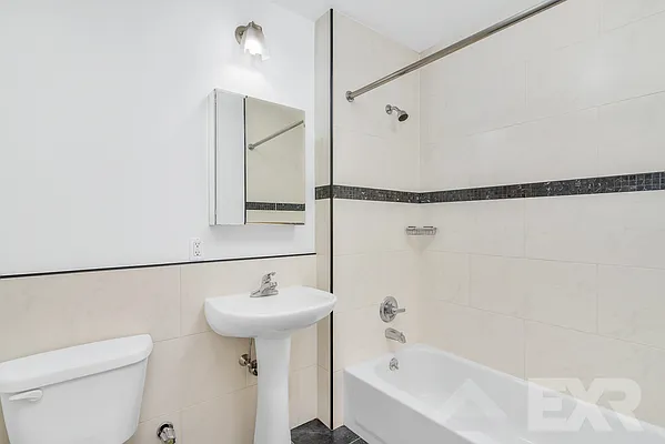 Rented by EXR | media 7