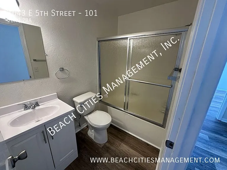 1043 E 5th St #101 — Photo 22