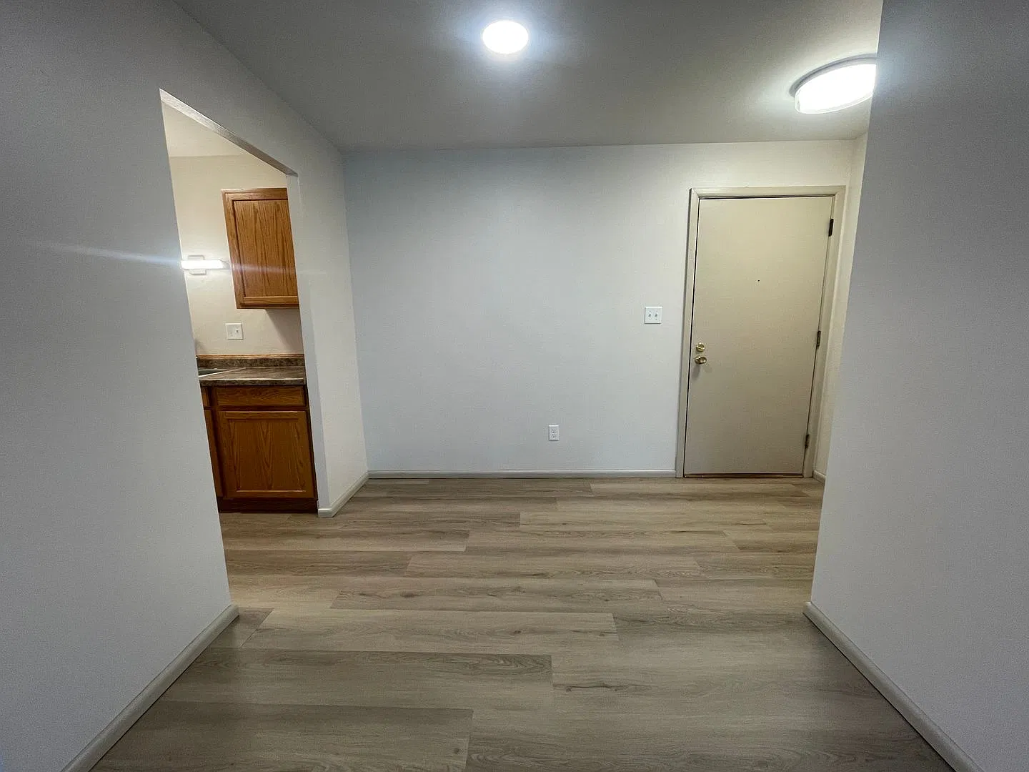 111 S Platten St — Photo 3