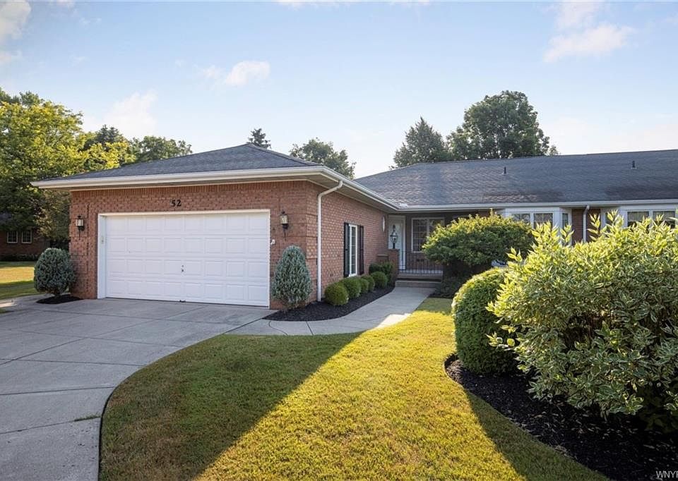 1st image of 52 Hampton Hill Dr