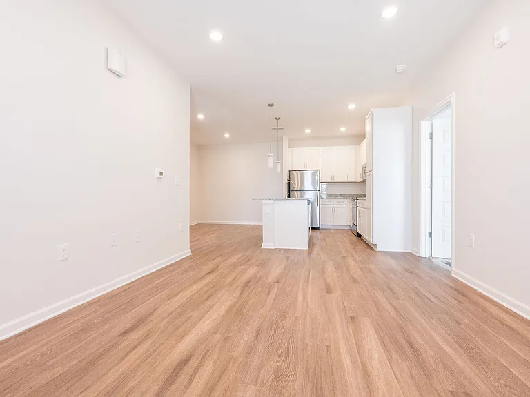 Hamilton Reserve Apartments — Photo 25