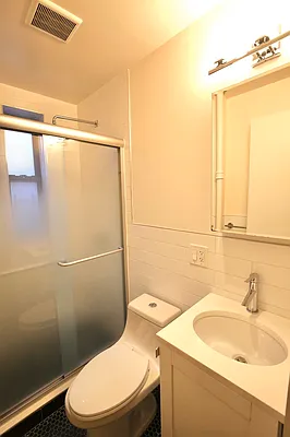 Rented by Vertical Real Estate LLC | media 6