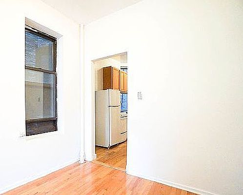 4th image of 342 E 13th St APT 5