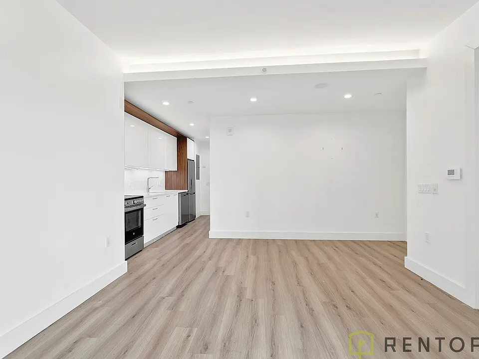 224 E 135th St #1404