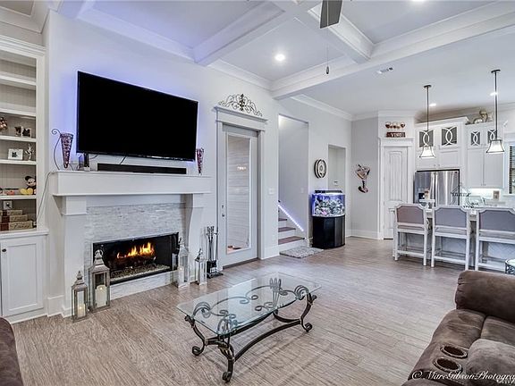 5th image of 190 Donna Ln