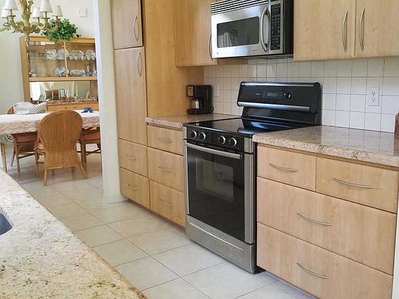 4th image of 295 Sherwood Forest Dr