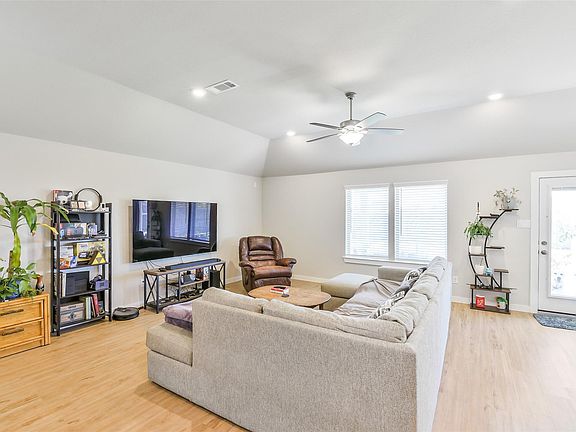 5th image of 8522 Jetty Glen Dr