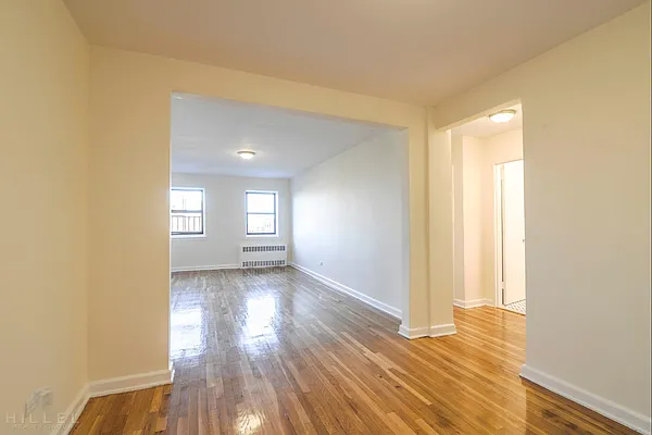 Rented by Hillel Realty Group | media 20