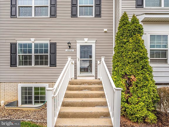 2nd image of 10352 Bridle Ct