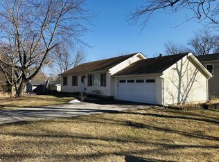 21481 W Willow Rd, Lake Zurich, IL 60047