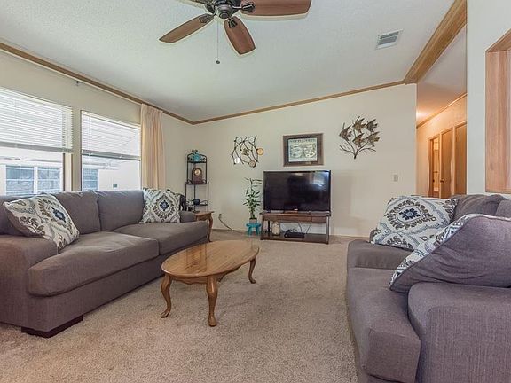 4th image of 326 Kiwi Dr