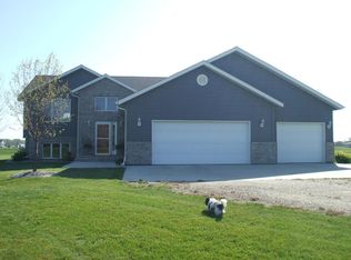 9251 32nd Ave S, Grand Forks, ND 58201