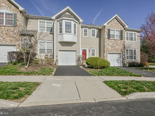 109 Stirrup Cir, West Chester, PA 19382