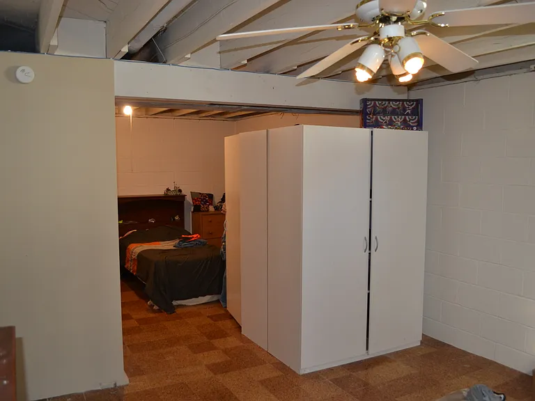 322 Webster St — Photo 31