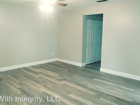 3rd image of 3217 Nekoma Ln APT B