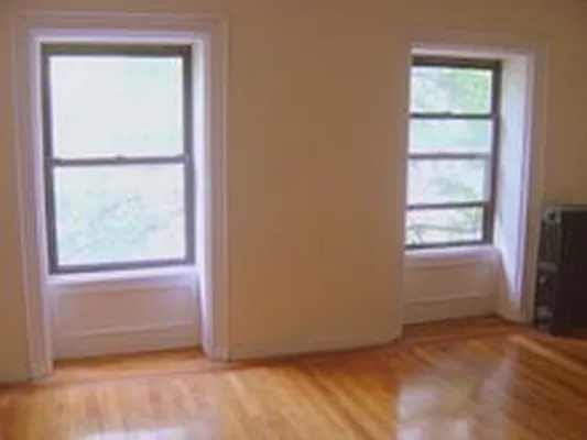 Rented by Metropolis Real Estate of Manhattan | media 20