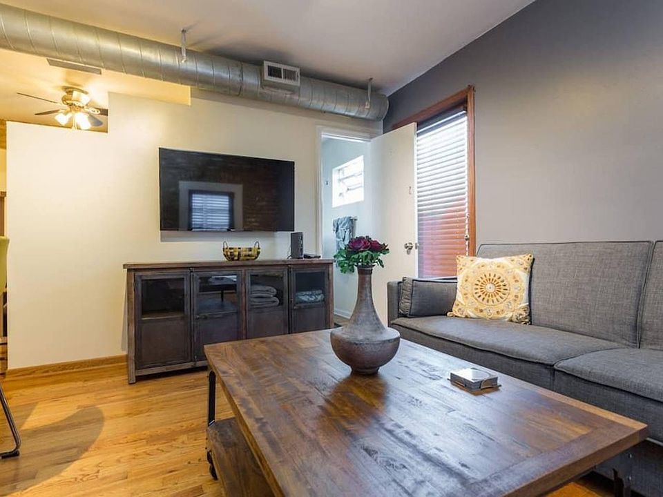 1st image of 1441 N Elk Grove Ave APT 3R