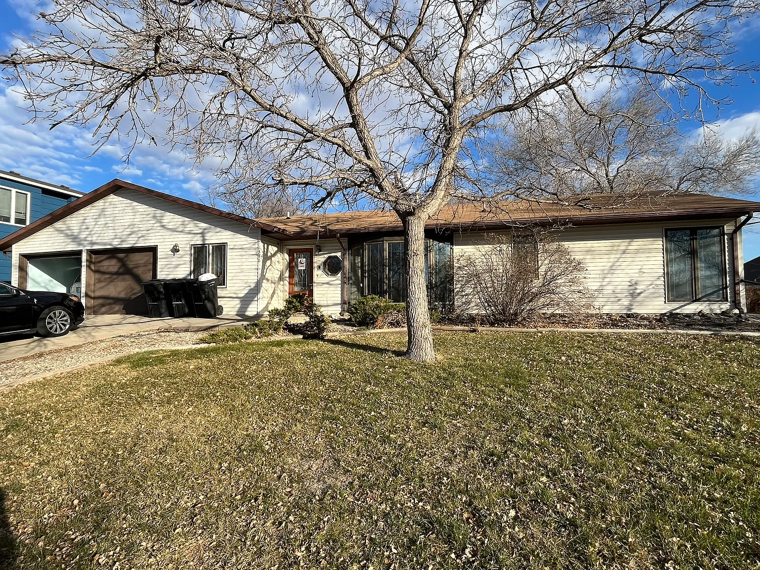 S Hayes Ave, Pierre — Photo 1
