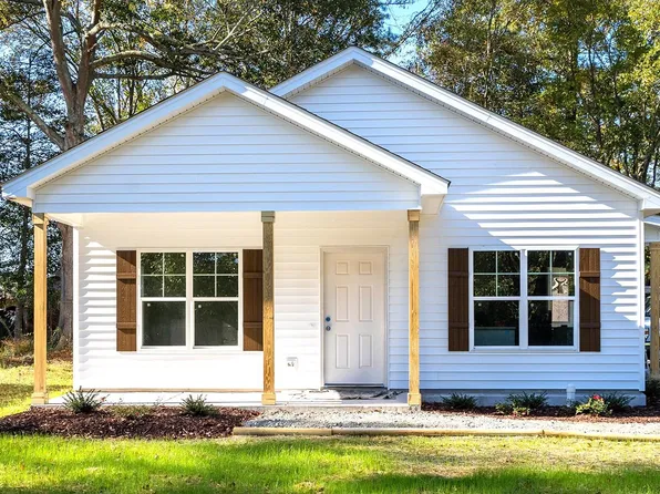 513 W 7th St, Kenly, NC 27542