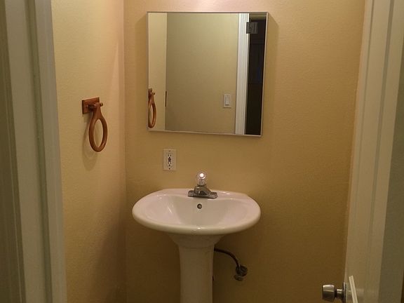 2nd image of 725 N Raymond Ave APT 2
