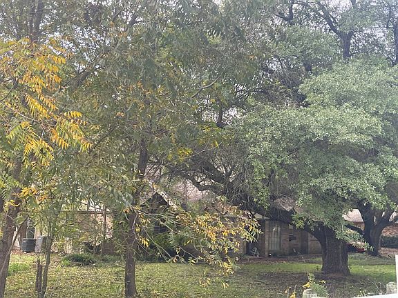 3rd image of 112 Forest Brook Dr