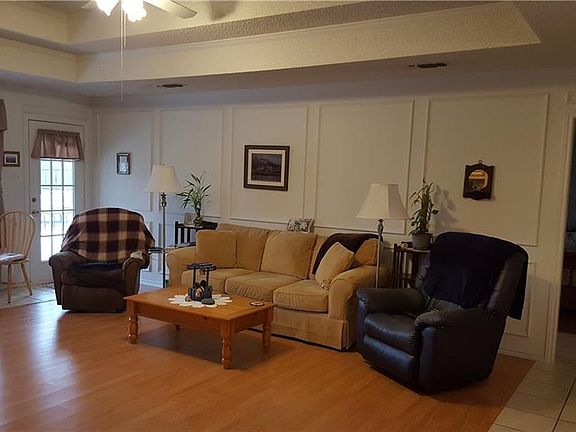 3rd image of 7520 Oak Park Dr